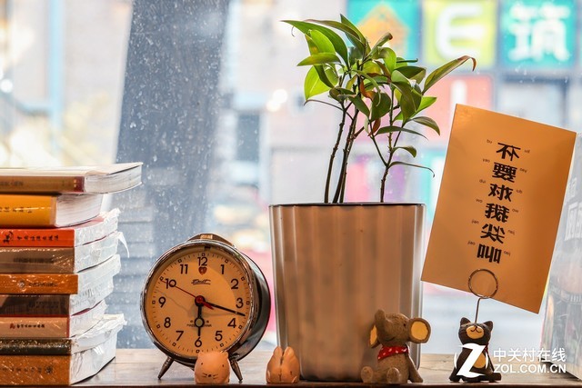  ŮӰʦȻ 