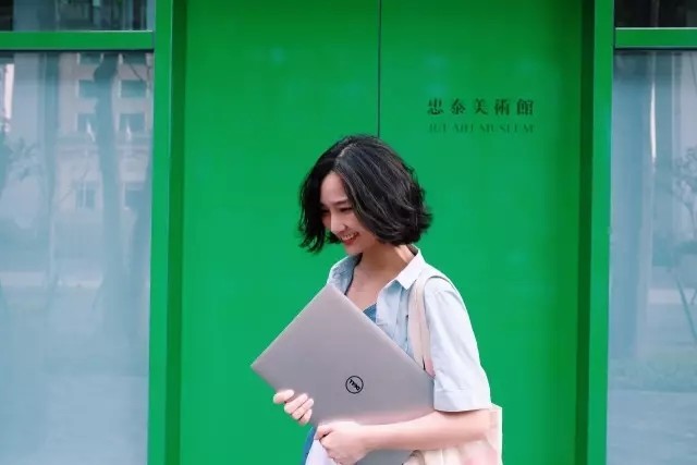 ���д���è����XPS 15��̨��С��֮�� 