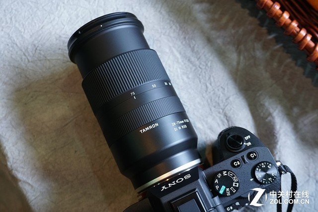һ 28-75mm f2.8ͷʵ 