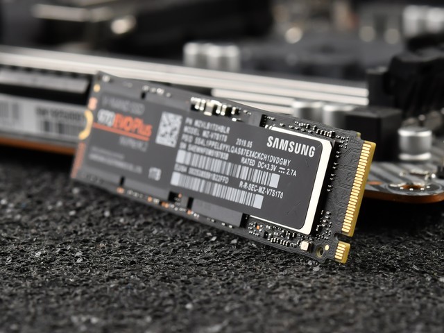 NVMe/SATA SSDɶһôѡ 