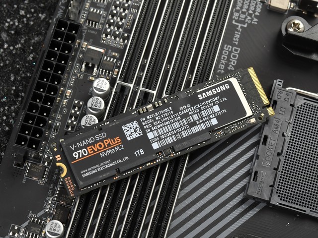 NVMe/SATA SSDɶһôѡ 