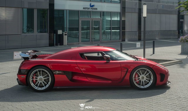 Koenigsegg Agera R 小厂的超跑在中国