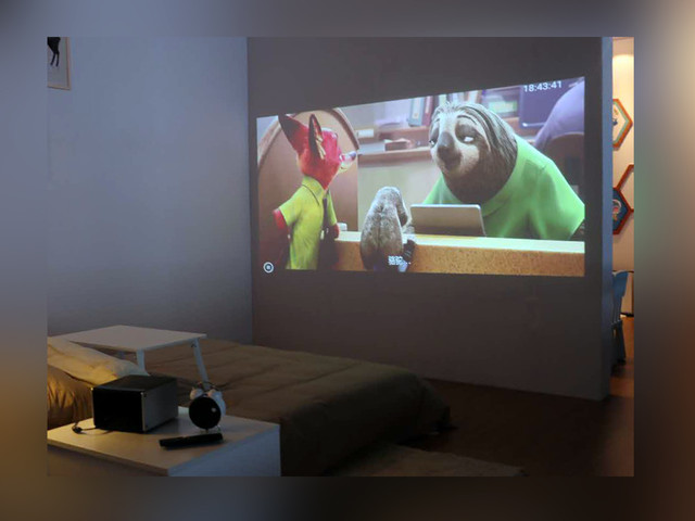 看片没够?家用投影机才是你的纳凉首选