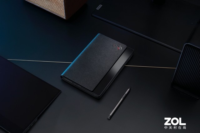 全球首款折叠屏笔记本 ThinkPad X1 Fold惊艳上市 