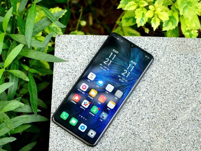 曝opporeno6pro评测女神最爱