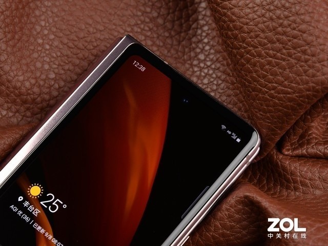 三星Z Fold2 5G折叠屏发布：展开即是未来 