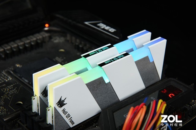 Ӱ HOF PRO RGB DDR4 4000MHz ڴ 