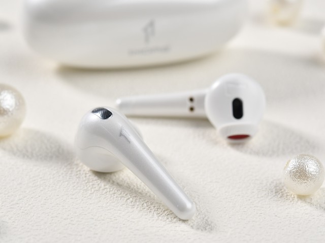 ��ֵ�ܴ�����ǿ�� 1MORE ComfoBuds ���ʶ����� 
