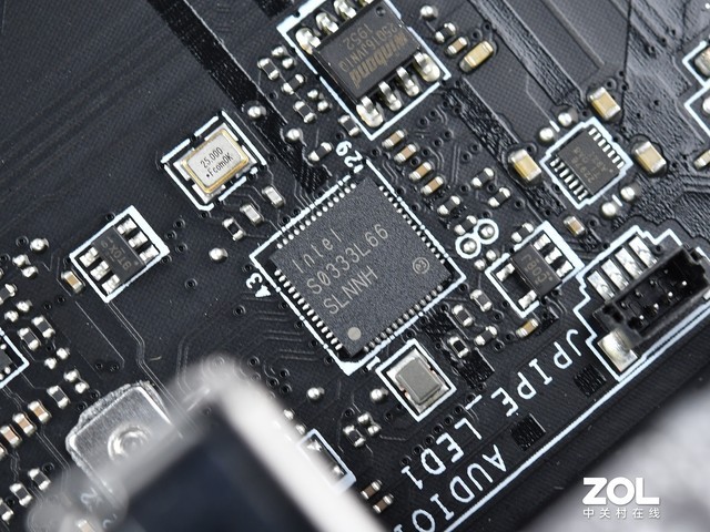 微星 MPG Z590 GAMING CARBON WiFi评测 