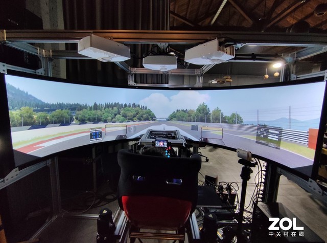 AMD锐龙Threadripper助力专业赛车驾驶模拟 