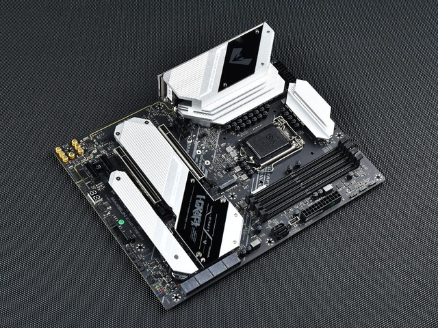 ǧԪԼ۱ uiCraft Z590 WiFiͼ