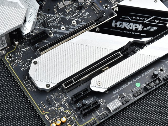 ǧԪԼ۱ uiCraft Z590 WiFiͼ