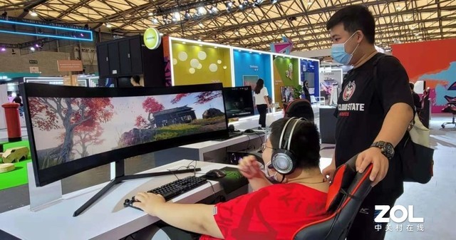 �����û����� ����UDE2021չʾ���ּ����ʾ��Ʒ 