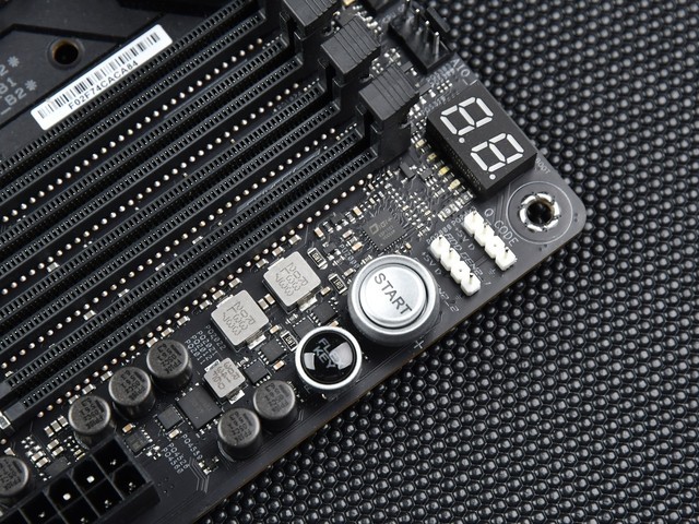  ˶ ROG MAXIMUS XIII HEROͼ