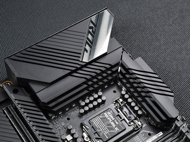  ˶ ROG MAXIMUS XIII HEROͼ