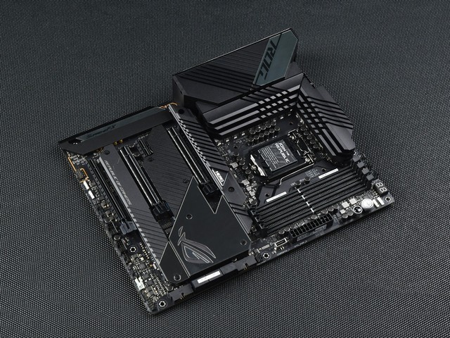  ˶ ROG MAXIMUS XIII HEROͼ