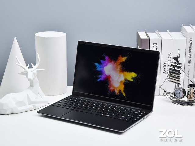 а EZbook X5 