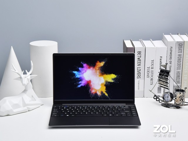 а EZbook X5 