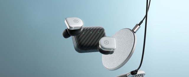 mw08-sport-earphones-charger_1500.jpg
