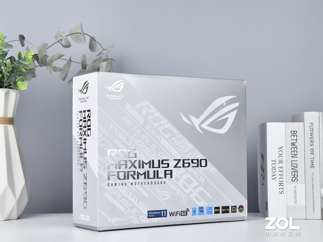 华硕ROG MAXIMUS Z690 FORMULA评测 高端白色主板 