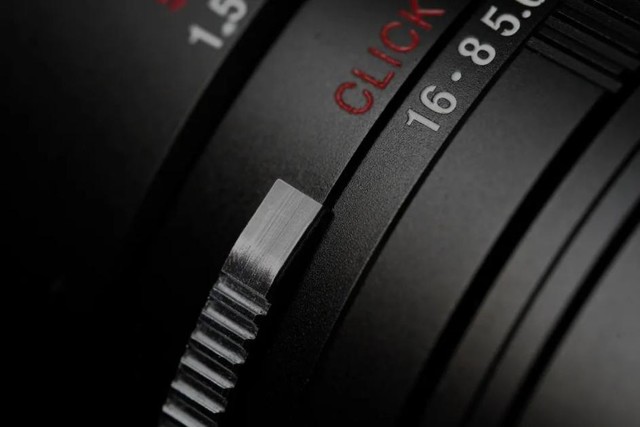 ܷ35mm f/0.95ͷ ۼ5280Ԫ 