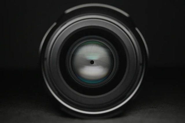 ܷ35mm f/0.95ͷ ۼ5280Ԫ 