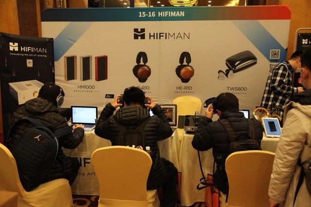 HiFiMAN携HE-R10等经典耳机亮相上海耳机展