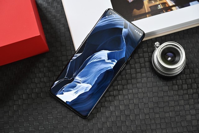 ˵ĵһ OnePlus9 ProӰ 