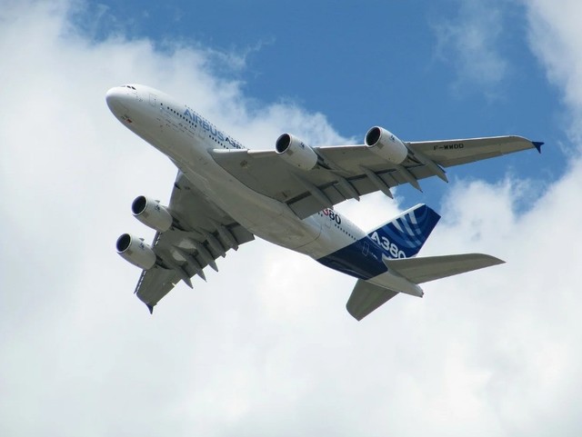 空中巴士a380图片