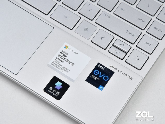 Ϊ��˵ENVY 13�ǵ����ᱡ����ȫ�ܸ��֣� 