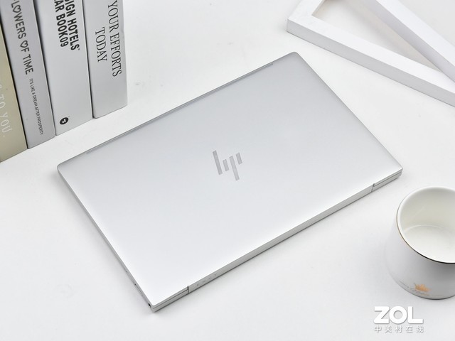 Ϊ��˵ENVY 13�ǵ����ᱡ����ȫ�ܸ��֣� 