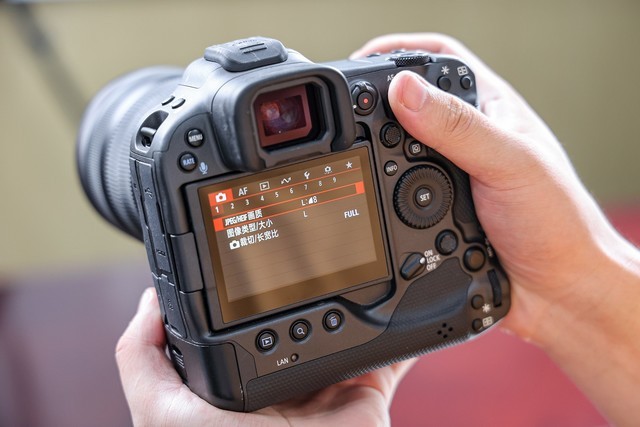 ۿضԽ+30/+6K/60P RAW EOS R3 