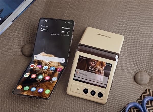 三星galaxy z flip 3外形曝光:骁龙888 双面折叠屏_手机-中关村在线