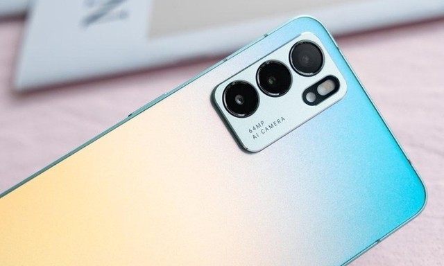 OPPO Reno6