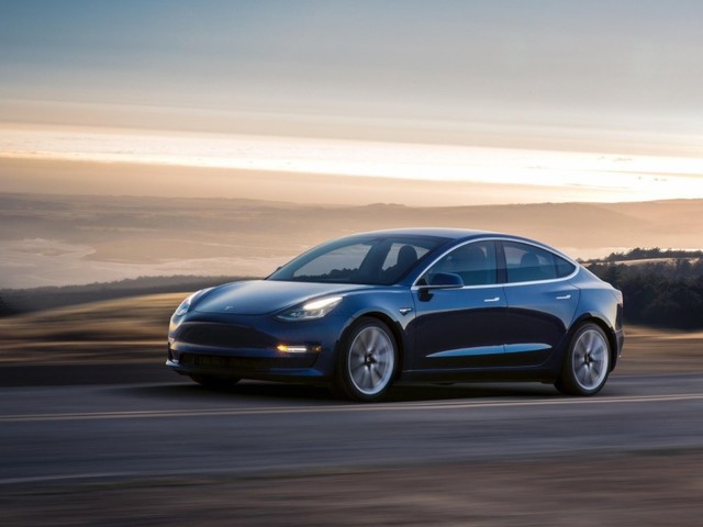 曝特斯拉 roadster 纯电超跑等登陆腾讯《和平精英》_电动车-中关村