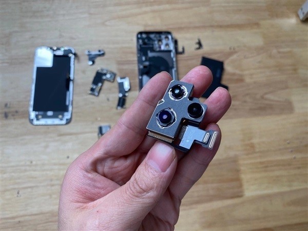 苹果iPhone 12 Pro Max拆解（图赏） 