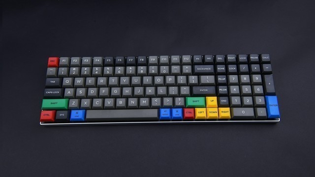  Which is better to use ABS and PBT keycaps? Two or three things about key caps 