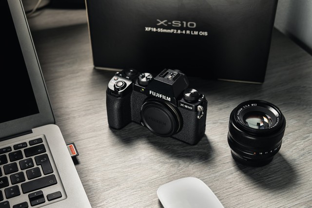 תʿɫ Fuji X Weeklyصɫɷ 