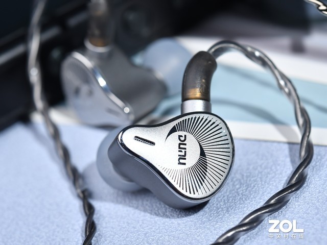 再次相信一见钟情 达音科EST112耳塞评测