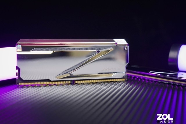 朗科Z RGB DDR5内存荣获2023年第八届ChinaJoy黑金奖