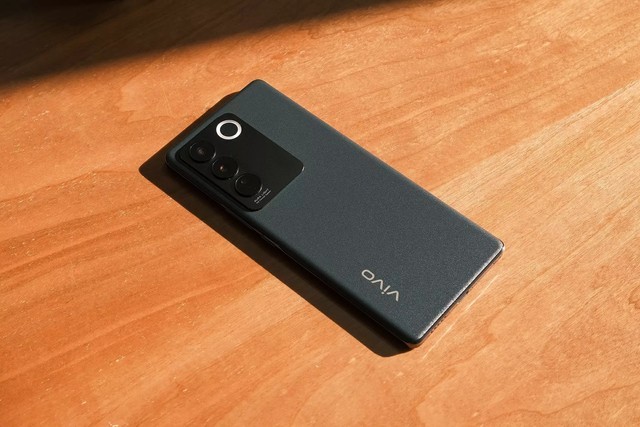 vivo s16:双柔光灯回归,值得购买(全文)_vivo s16_手机市场-中关村