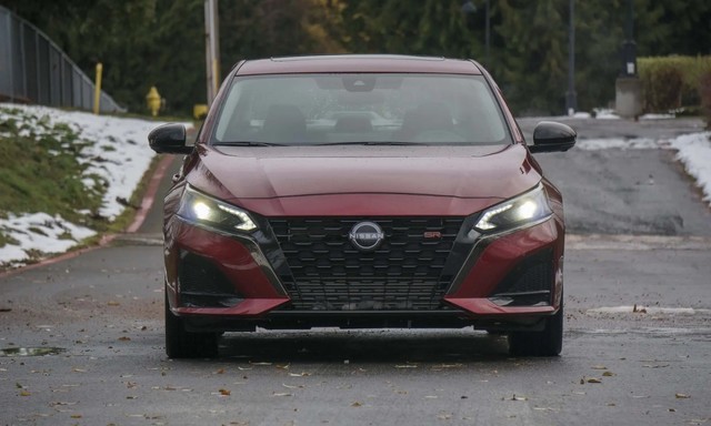 新款日产天籁亮相运动感十足