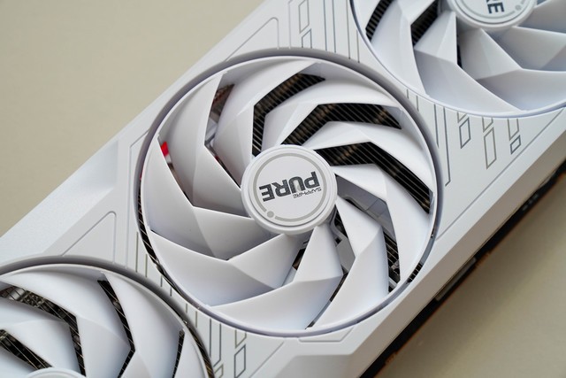  Sapphire RX 7900 GRE polar version, with a direct drop of 800 yuan, and a performance jump of 10%