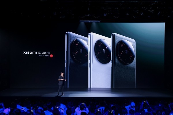 小米13 Ultra正式发布：相机模组巨大