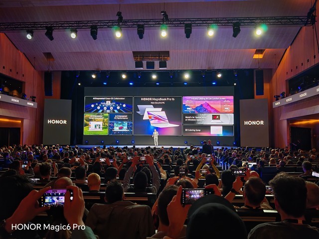ҫMagic Book Pro16MWCչ PCʱ