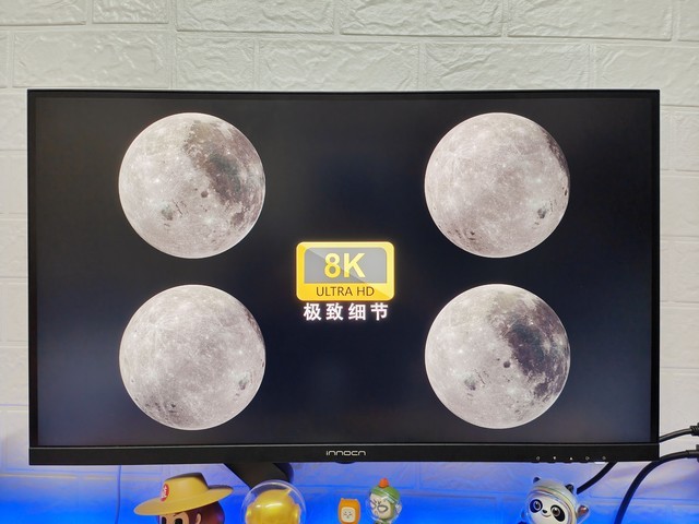 真四屏异显，12合1接口，绿联立式扩展坞打造专属桌面的标杆