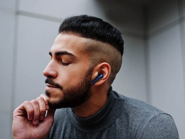 ħʶ ComfoBuds Pro 