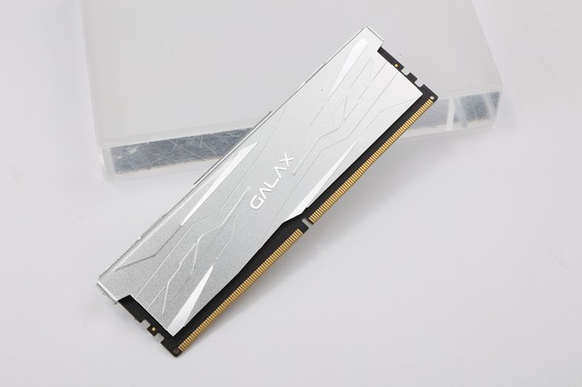 ʦD5ڴ淢 METAL ̽ٶ 