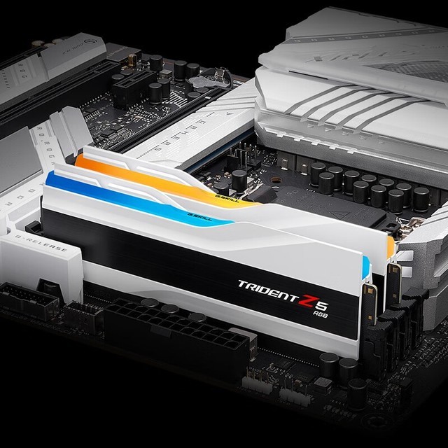 ޡ֥32GB DDR5 6400 ̨ʽڴ794Ԫ