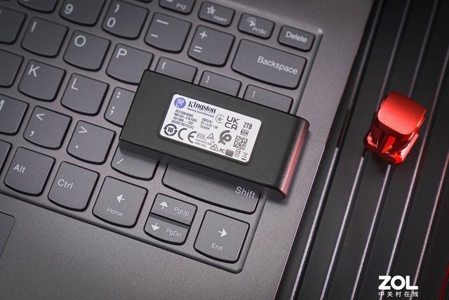 【有料评测】金士顿XS1000移动固态硬盘评测 高速移动存储典范
